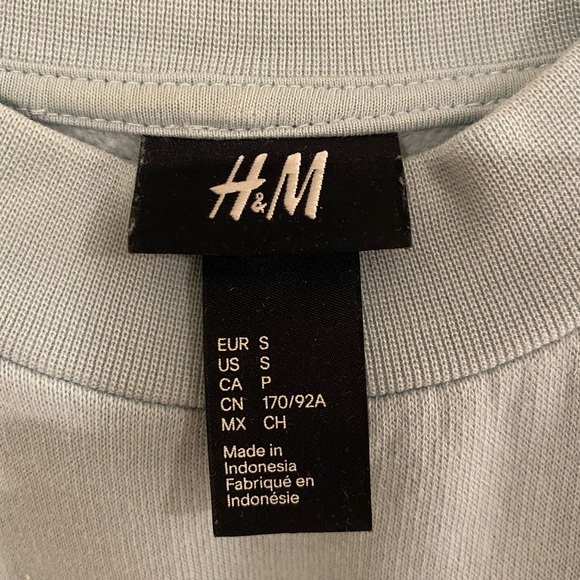 H&M Crew Neck Shirt. Size S. **Never worn, Like New** - Picture 4 of 5